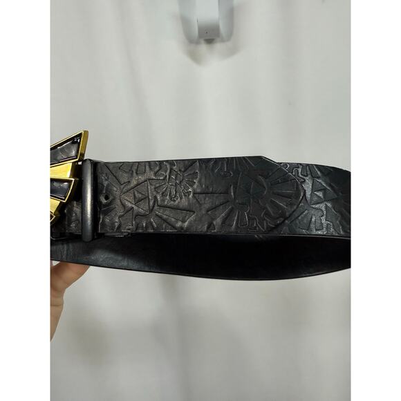 Nintendo Zelda Faux Leather Belt Triforce and Hyrule Crest The Legend of Zelda - Picture 3 of 4